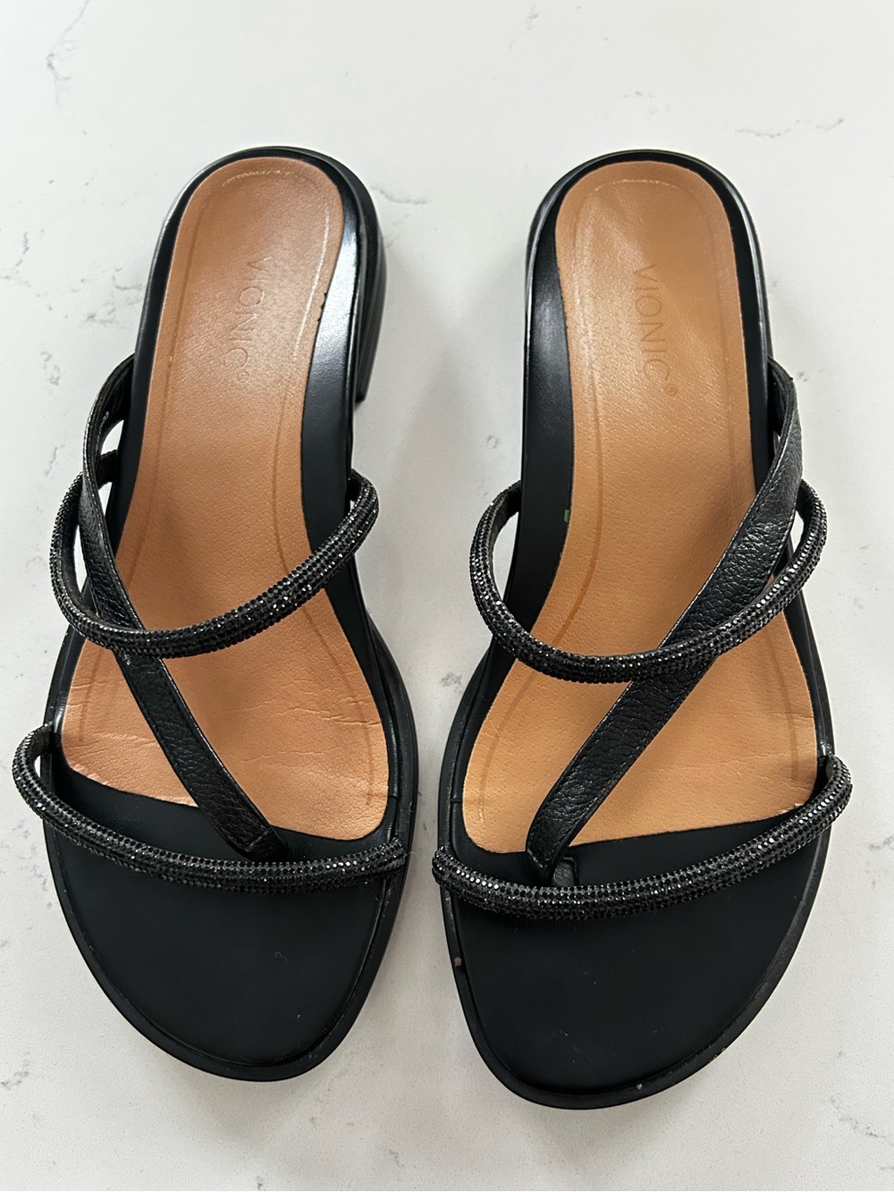 Vionic woman’s prism sandals black sparkle size 7